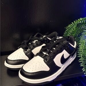9W..BRAND NEW… PANDA NIKE DUNKS LOW RETROS
